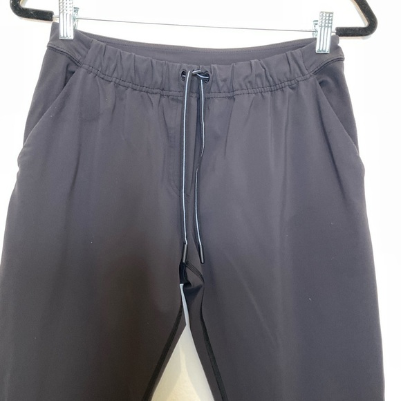 Lululemon Tapered-Leg Mid-Rise Pants 7/8 Length Luxtreme Black - Picture 6 of 16